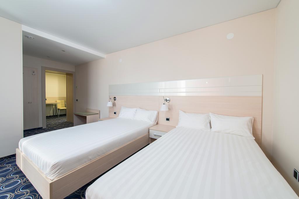 Apart Hotel 92/2 Karaganda Ngoại thất bức ảnh