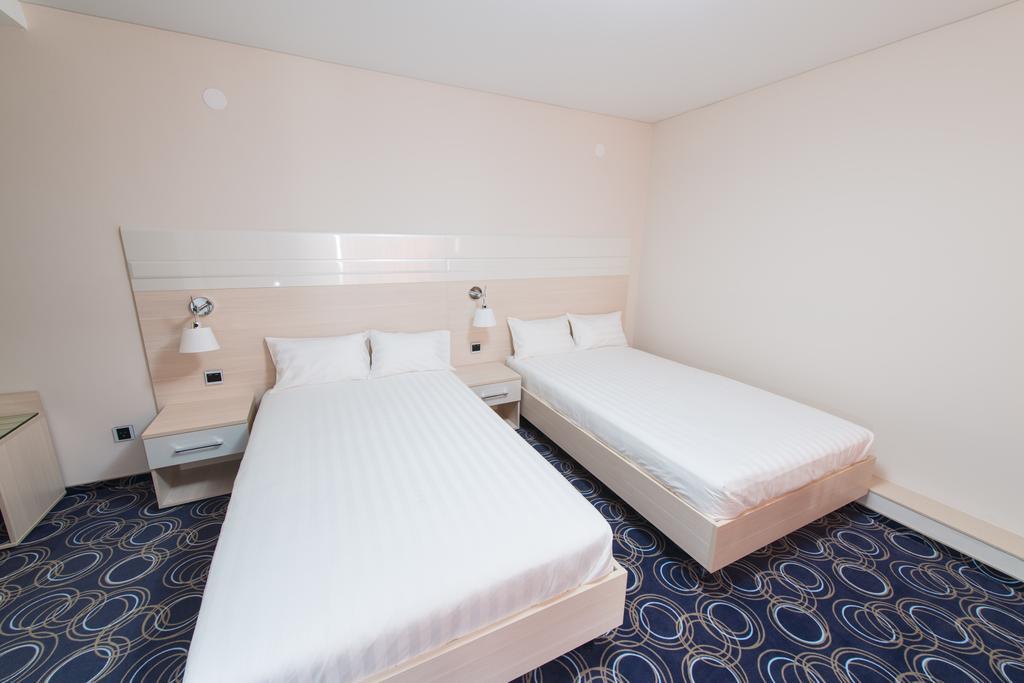 Apart Hotel 92/2 Karaganda Ngoại thất bức ảnh